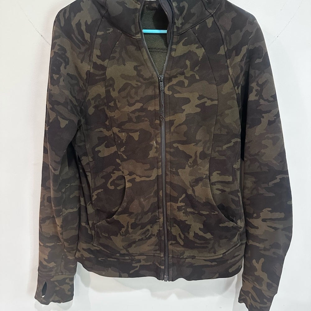 Lululemon full zip SCUBA camo! Size 8